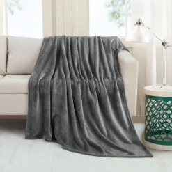 LOIRE HOME Oversized Velvet 50 x 70 Throw - RK-VEL-5070 - Blankets & Bedspreads -Outlet Hearth And Home Store 50c67971625b321269713796d7f76b9916b30250 490932045 2 scaled