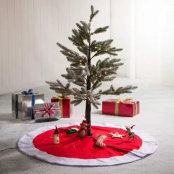 Glitzhome Red and White Felt Christmas Tree Skirt - 1113202550 - Christmas Tree Skirts -Outlet Hearth And Home Store af22333fd5cf58bb43f22343c4ba64bff3e6fbd1 93430009 4